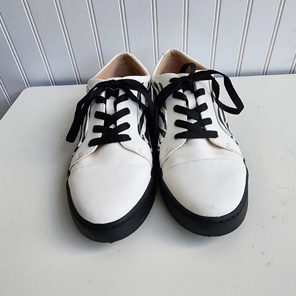 JOURNEE COLLECTION Womens Black White Taschi Cap Toe Platform Sneakers Shoes 8.5
